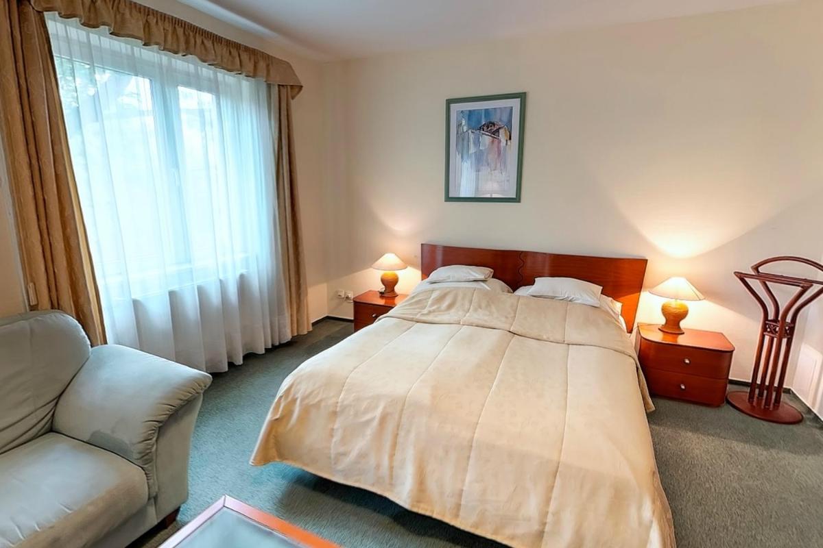 Klub Hotel Dunaújváros Habitación foto